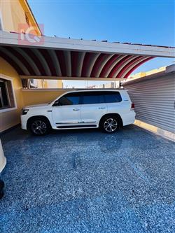 تۆیۆتا لاند کروزەر